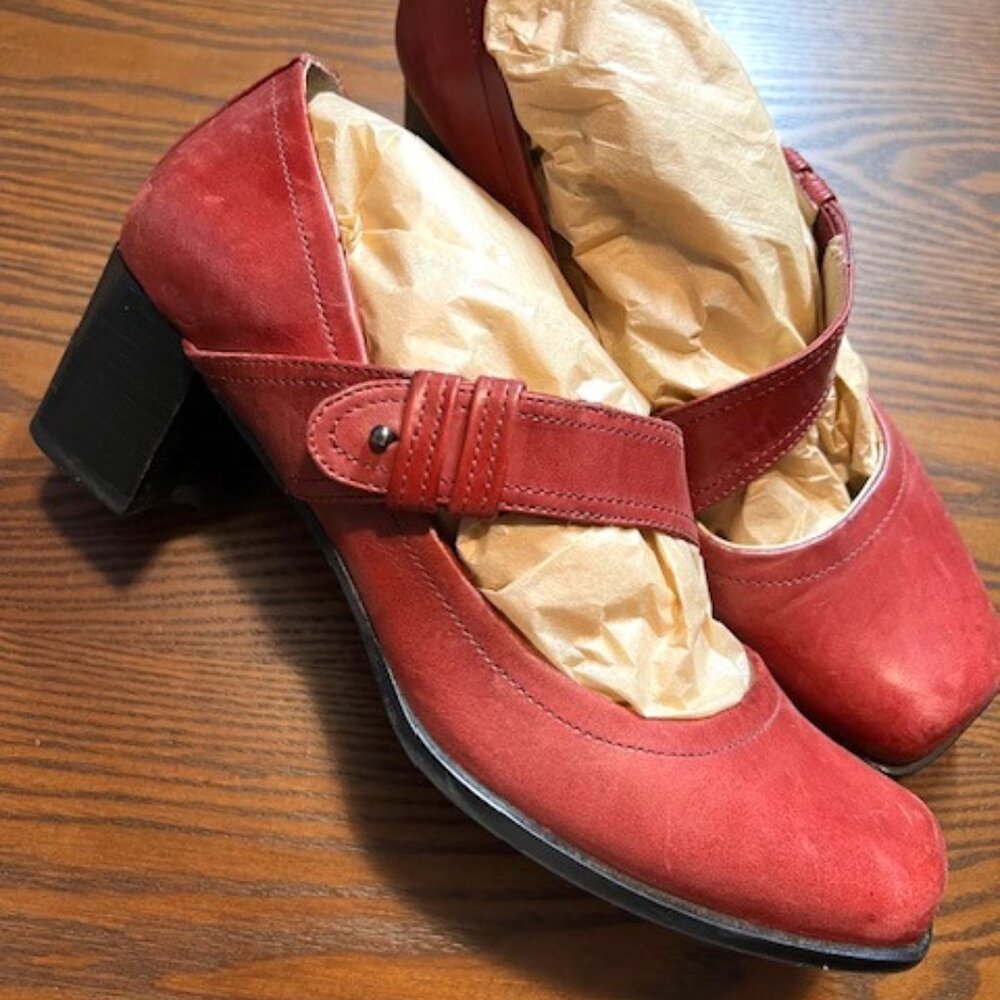 Vintage Hush Puppies Mary Jane Red